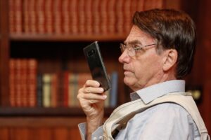 STF pede para PGR avaliar perícia em celular de Bolsonaro