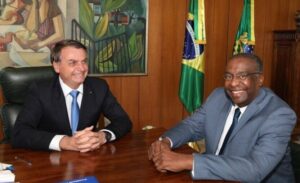 Read more about the article Bolsonaro anuncia Carlos Decotelli como novo ministro da Educação