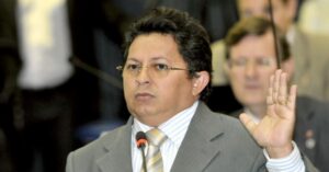 Leia mais sobre o artigo Sinésio diz que não apoiará José Ricardo e que o deputado ‘desrepeitou a base’