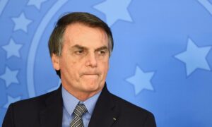 Bolsonaro revoga MP dos reitores, devolvida por Alcolumbre sem apreciação