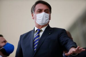 Leia mais sobre o artigo Governadores criticam Bolsonaro por encorajar invasão de hospitais