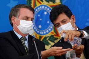 Mandetta pede que Bolsonaro “reflita” após testar positivo para Covid-19