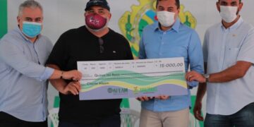 Wilson Lima entrega crédito de R$ 358,6 mil a feirantes atendidos pela ADS