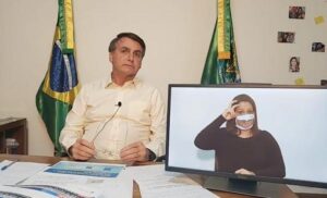 Leia mais sobre o artigo Bolsonaro diz que vai manter Salles e Pazuello no governo
