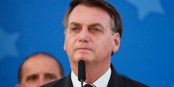 Bolsonaro admite conversas sobre filiação em outros partidos e que pode abandonar o Aliança