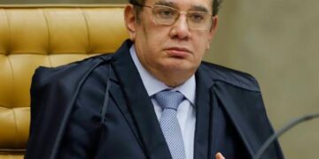 Mendes derruba ordem do STJ e Queiroz e esposa voltam a cumprir prisão em casa