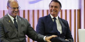 Bolsonaro: “Rio ta pegando fogo hoje, hein?”