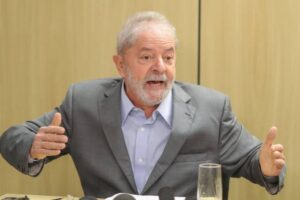 Read more about the article Ministros do STF duvidam que Lula seja candidato em 2022