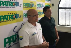 Leia mais sobre o artigo Com 11 segundos de TV e sem apoio de Bolsonaro, Patriota lança Menezes prefeito