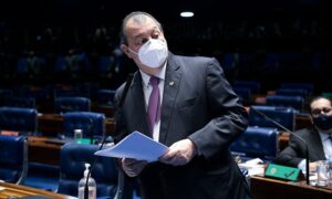 Read more about the article Senado aprova volta de Ministério e Omar nega apoio a Bolsonaro