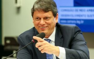 Read more about the article Ministro da Infraestrutura, Tarcísio Freitas, receberá Título de Cidadão do Amazonas