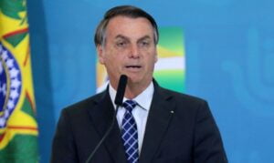 Leia mais sobre o artigo ‘Não reeleja prefeitos que fecharam tudo’, recomenda Bolsonaro a eleitores