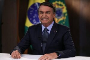 Read more about the article Após suspensão de testes da Coronavac, Bolsonaro diz que “ganhou” de Doria