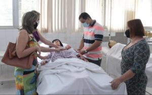 Leia mais sobre o artigo Delegado Pablo garante emendas para Escola de Enfermagem de Manaus