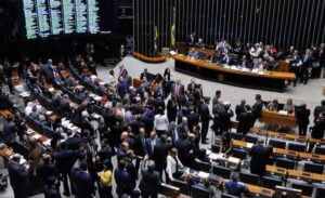 Read more about the article Câmara e Senado derrubam veto à desoneração da folha
