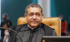 Leia mais sobre o artigo Kassio Nunes pede análise presencial e trava julgamento de Silas Câmara sobre “rachadinha”