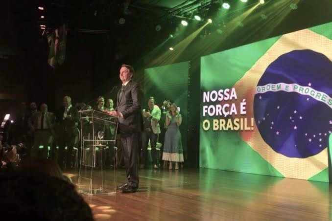 Você está visualizando atualmente Bolsonaro pode não se filiar ao Aliança