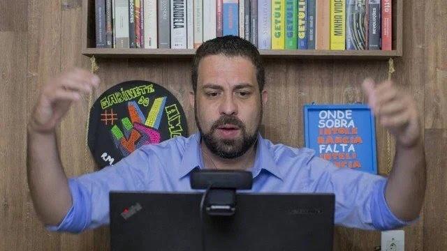 Você está visualizando atualmente Guilherme Boulos é diagnosticado com Covid-19 e debate na TV Globo é cancelado