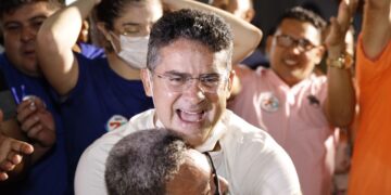 Opinião | ‘Vamos governar para todos’, diz David Almeida após ser eleito prefeito de Manaus com 51%.