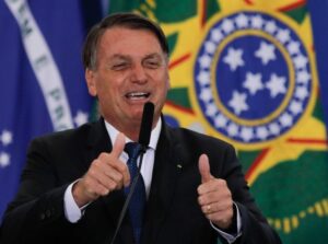 Leia mais sobre o artigo Bolsonaro lidera pesquisa para 2022 e venceria todos no segundo turno