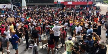 Com gritos de “Queremos trabalhar” e “Fora Wilson Lima” comerciantes e população protestam contra lockdown