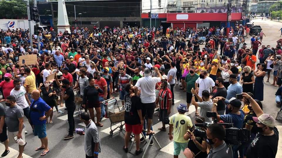 Você está visualizando atualmente Com gritos de “Queremos trabalhar” e “Fora Wilson Lima” comerciantes e população protestam contra lockdown