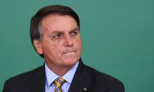 Leia mais sobre o artigo Bolsonaro avalia plano B para eleição da Câmara, diz jornal