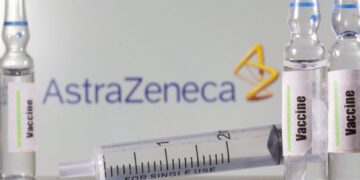 Distribuição de vacinas da AstraZeneca deve começar neste sábado
