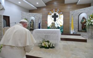 Leia mais sobre o artigo Papa Francisco pede jornalismo ‘valente’ e alerta sobre ‘fake news’ durante a pandemia