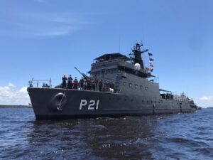 Leia mais sobre o artigo Navios da Marinha levam usinas de oxigênio para o interior do Amazonas