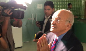 Read more about the article Ex-governador cassado, José Melo se livra de processo por contrato na Copa de 2014