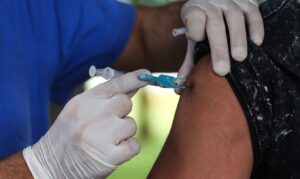 Read more about the article Ministério pretende usar zonas eleitorais para acelerar vacinação no AM