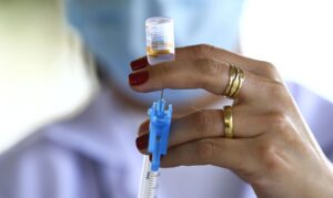Leia mais sobre o artigo Opas diz que impacto de vacinas na pandemia vai levar meses