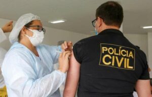 Read more about the article Justiça impede Prefeitura de Manaus de vacinar policiais