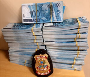 Read more about the article Polícia Federal encontra 2,6 mil notas falsas abandonadas em hotel de Tefé
