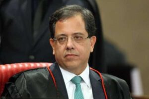 Read more about the article Bolsonaro reconduz Sérgio Banhos ao cargo de ministro do TSE