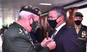Read more about the article Josué Neto recebe Medalha da Ordem do Mérito Militar