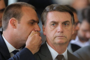 Eduardo Bolsonaro quer filiar o pai no PRTB, diz site