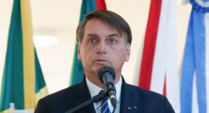 Leia mais sobre o artigo Título de cidadão amazonense vira vexame para Jair Bolsonaro