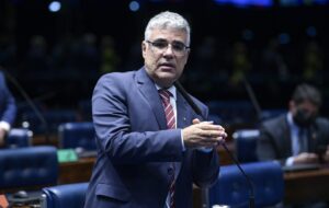 Leia mais sobre o artigo Senador governista pede informações sobre passeios de Bolsonaro e surpreende CPI da Pandemia
