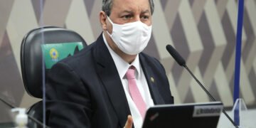 Omar Aziz acusa Pazuello de ‘enrolação’ na CPI da Pandemia