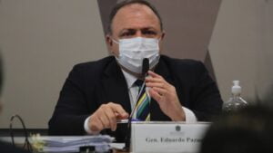 Leia mais sobre o artigo Pazuello pede desculpas por não ter usado máscara em shopping de Manaus