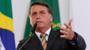 Read more about the article Bolsonaro entra com ação contra lockdown e toque de recolher em 3 estados