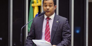 Câmara aprova MP que prorroga regras de reembolso de passagens aéreas; Pablo comemora