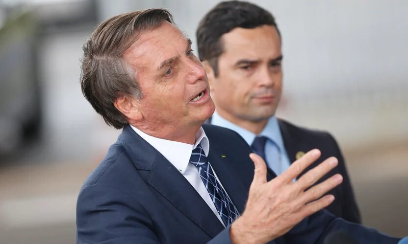 Você está visualizando atualmente PRTB se nega a entregar comando a Bolsonaro