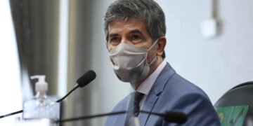 Teich criticou a tese do ‘tratamento precoce’ e que prescrição de cloroquina é um erro, mas não é crime