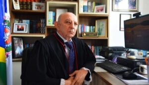 Domingos Chalub assina a nomeação de três novos juízes para o TJ-AM