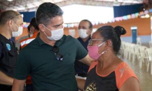 Read more about the article David Almeida anuncia meta de vacinar 100% da população de Manaus até final de agosto