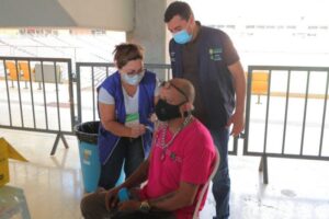 Leia mais sobre o artigo Em 24 horas, Governo e Prefeitura vacinam 68.278 pessoas contra a Covid com viradão em Manaus