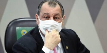 Deputado Fausto Jr. critica Omar Aziz e seu comando na CPI da Pandemia
